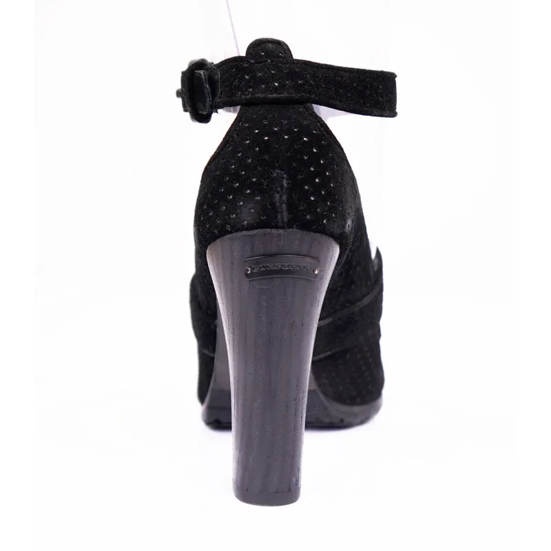 36 NEW $695 BURBERRY Black Perforated Suede T-STRAP HIGH CHUNKY HEELS SANDALS 6