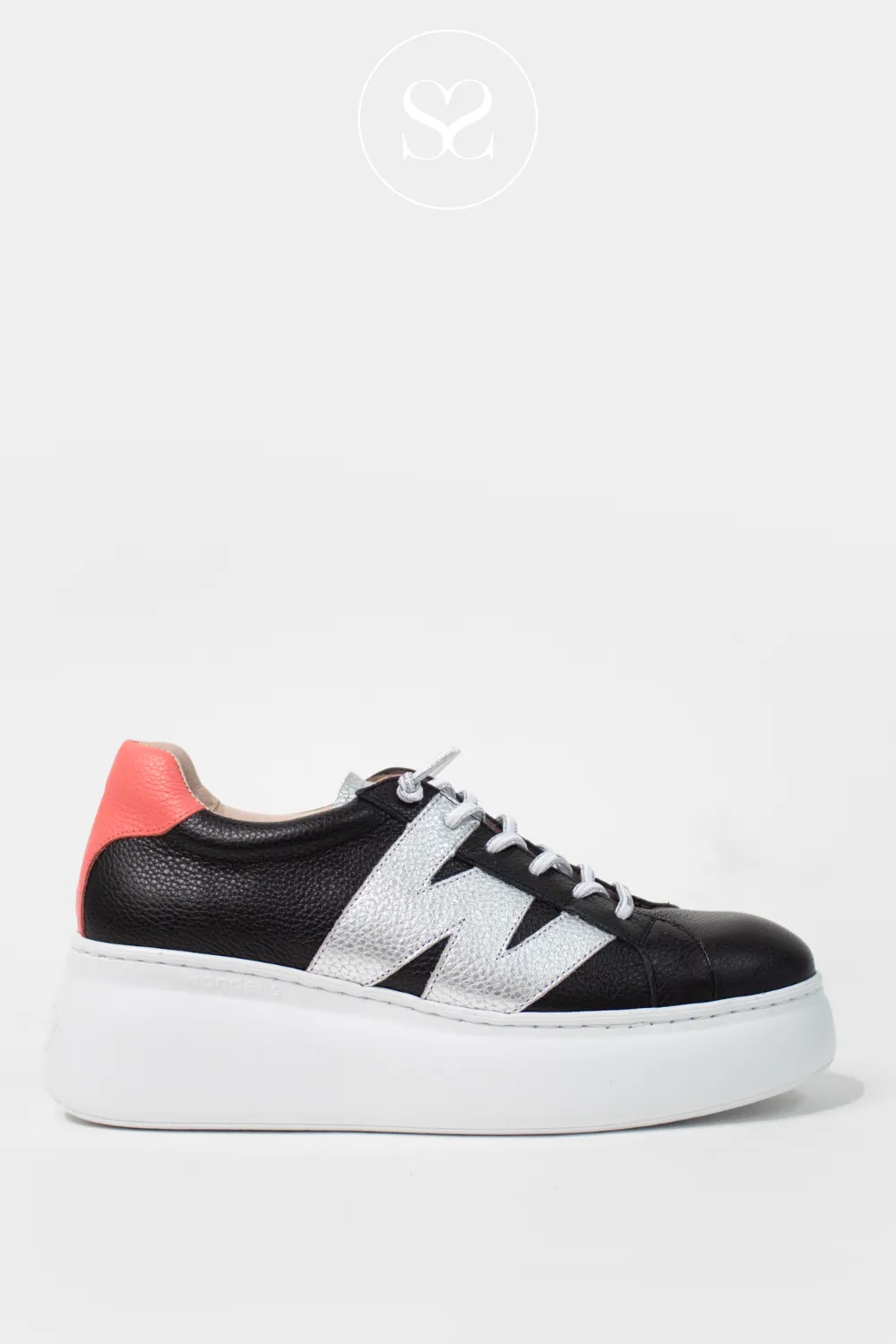 WONDERS A-2650 BLACK/SILVER/PINK LEATHER PULL ON CHUNKY TRAINERS